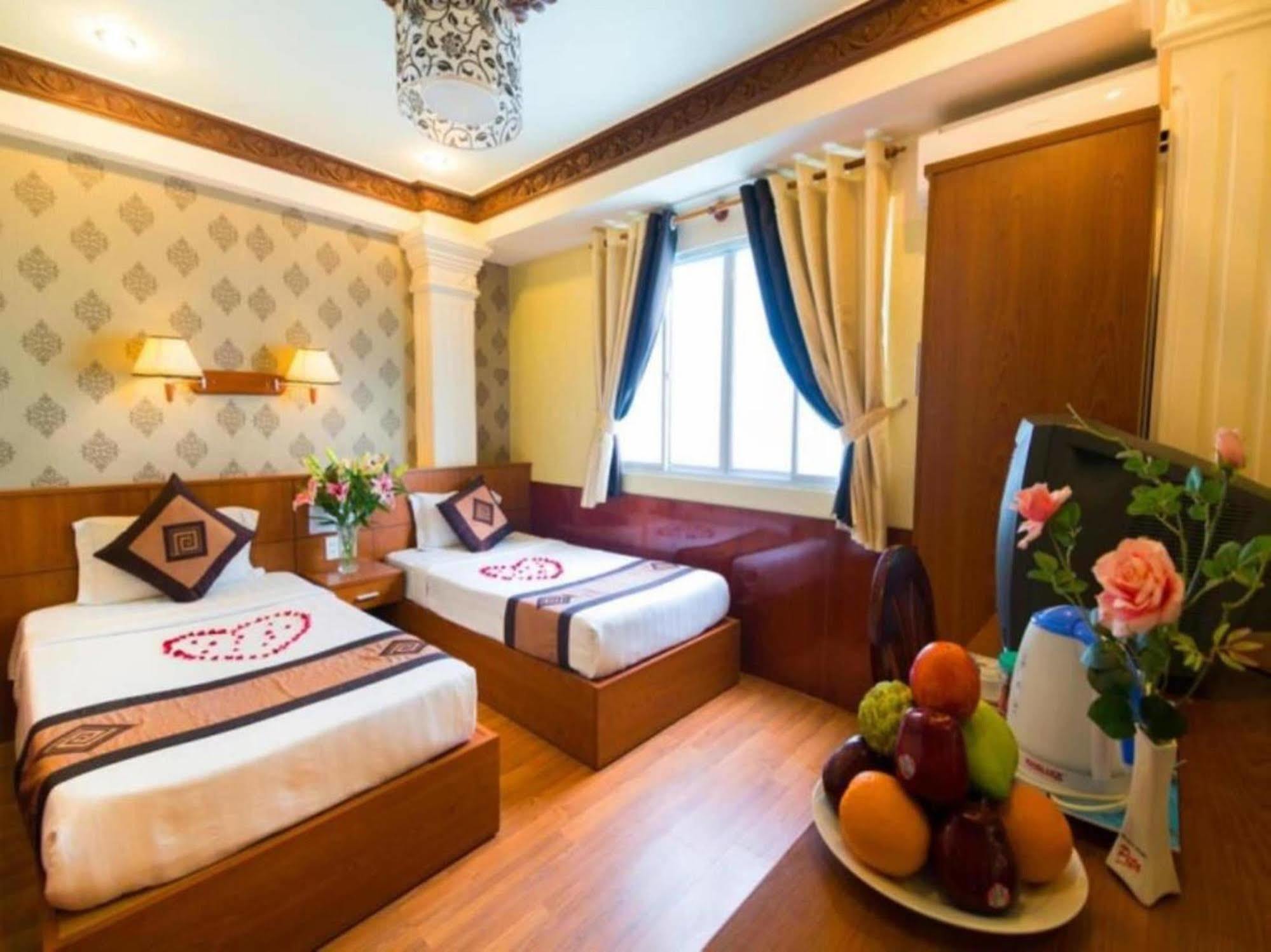 הו צ'י מין סיטי Cosmo Square Hotel מראה חיצוני תמונה