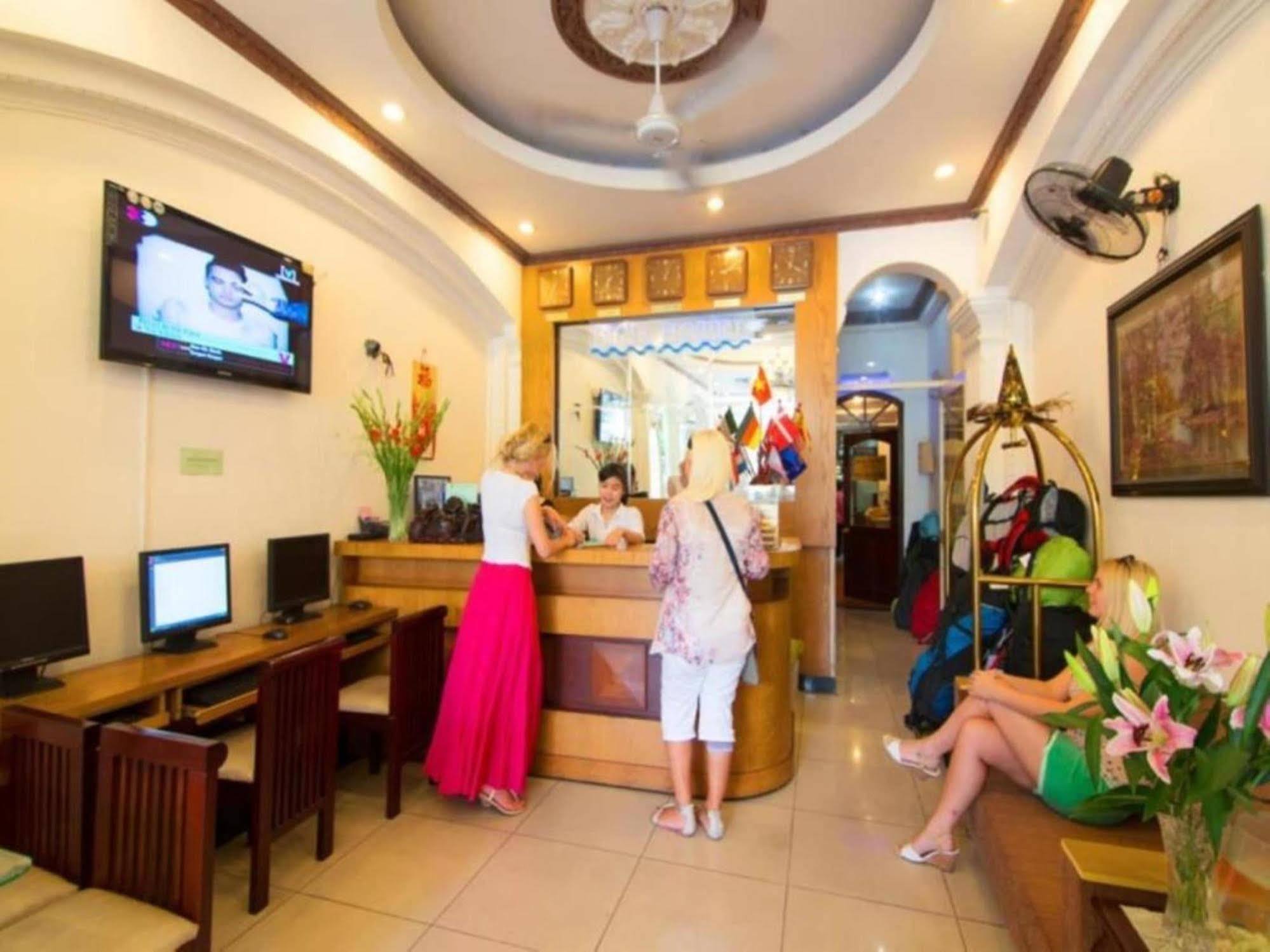 הו צ'י מין סיטי Cosmo Square Hotel מראה חיצוני תמונה