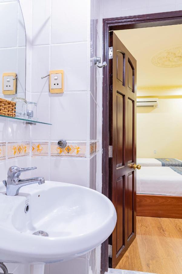 הו צ'י מין סיטי Cosmo Square Hotel מראה חיצוני תמונה